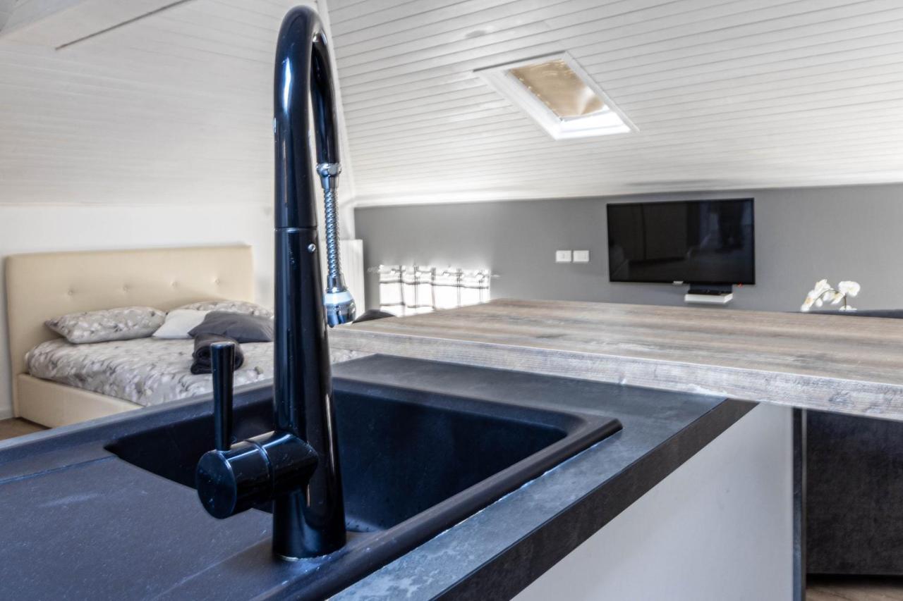 Ferienwohnung Lapiccolina Desenzano del Garda Exterior foto